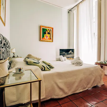 Ma Maison Shared In Chiaia 2 * Naples