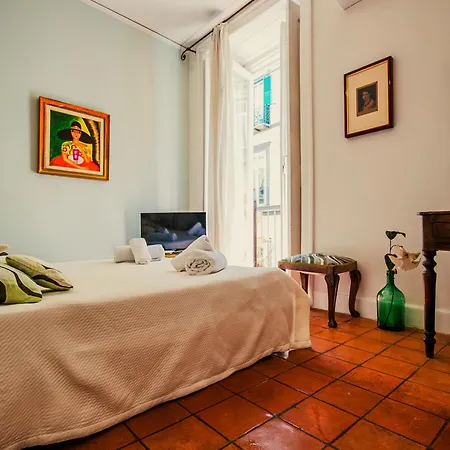 Guest house Ma Maison Shared In Chiaia 2