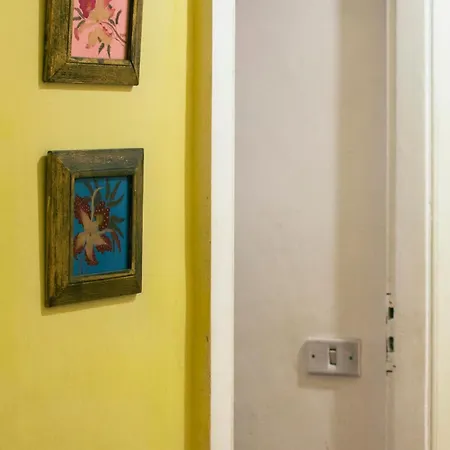 Ma Maison Shared In Chiaia 2 * Naples