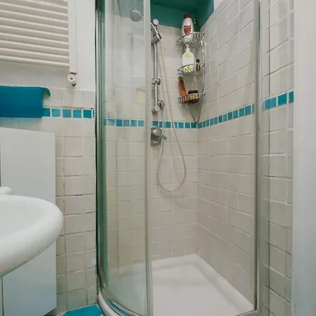 Guest house Ma Maison Shared In Chiaia 2 *